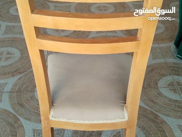 كرسي خشبي من IKEA