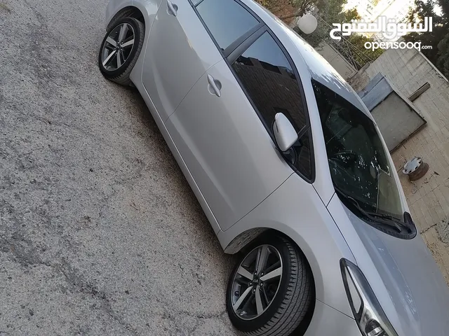 Used Kia K3 in Hebron