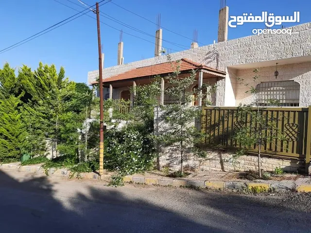 660 m2 5 Bedrooms Townhouse for Sale in Amman Naour