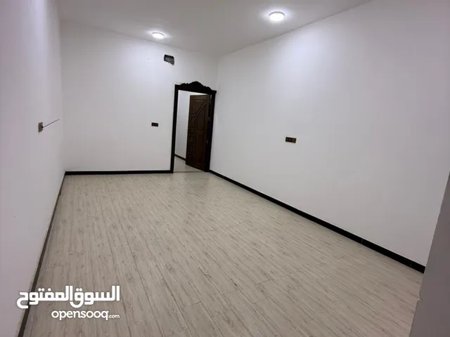 شقه الايجار طابق أول مكتبيه
