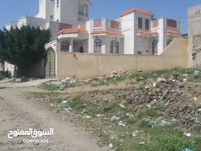 60 m2 More than 6 bedrooms Villa for Sale in Sana'a Bayt Baws