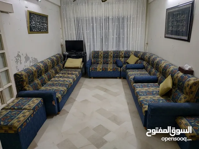 للبيع طقم كنب + مكتبة + مكتب اطفال