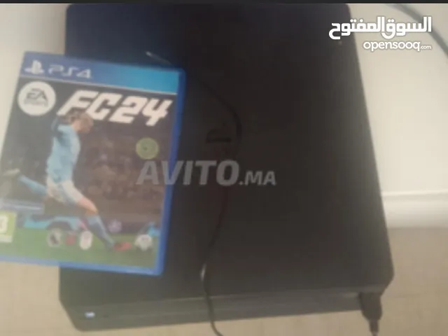 ps4 smile online 1TB a vendre avec Fc24 CD et un compte de jeux,