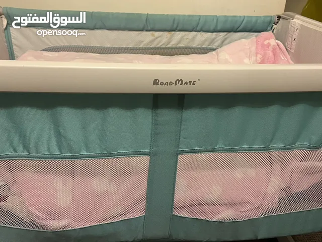 سرير طفل حديث الولادة