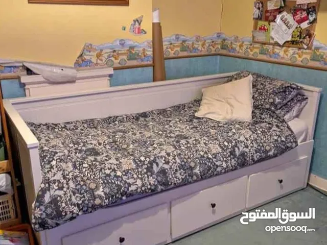 IKEA HEMNES daybed in excellent condition – used for only 2 months. Comes with a comfortable IKEA