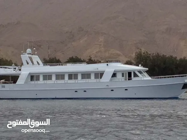 يخت فاخر للبيع 2005
