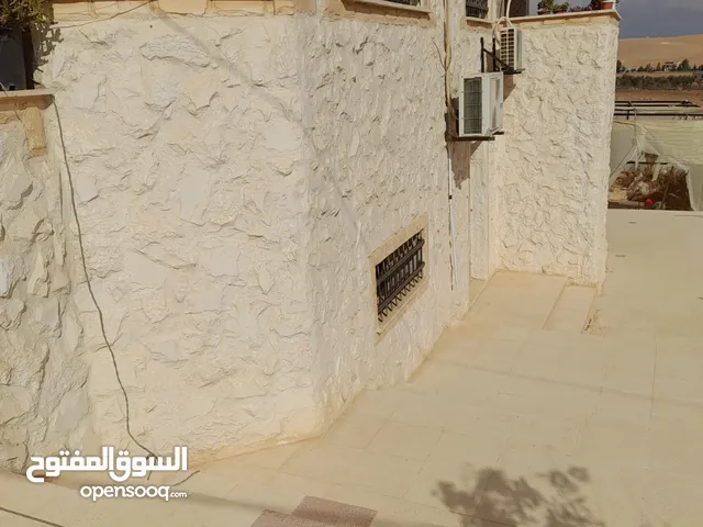 200 m2 5 Bedrooms Townhouse for Sale in Mafraq Rhab