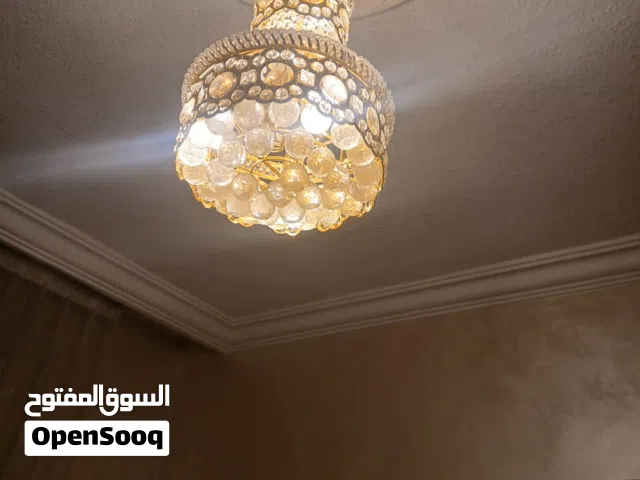 ثرية للبيع كرستال لون ذهبي