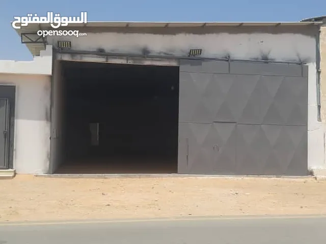 هنقر ومحل تجاريات على طريق الرئيسي للايجار