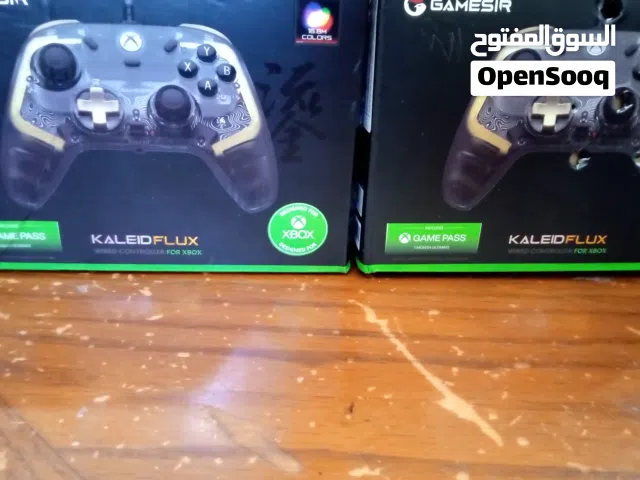 يدتين اكس بوكس تصلح للسيريس و لل اكس بوكس ون العادي استعمال خمس اشهر بكرتونتهم