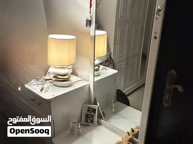 بيرو ابيضّ 4 ادراج مراية كبيرة خشب