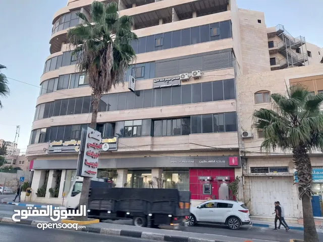 3 مكاتب للبيع الخليل - دورا / مطلين على الشارع الرئيسي