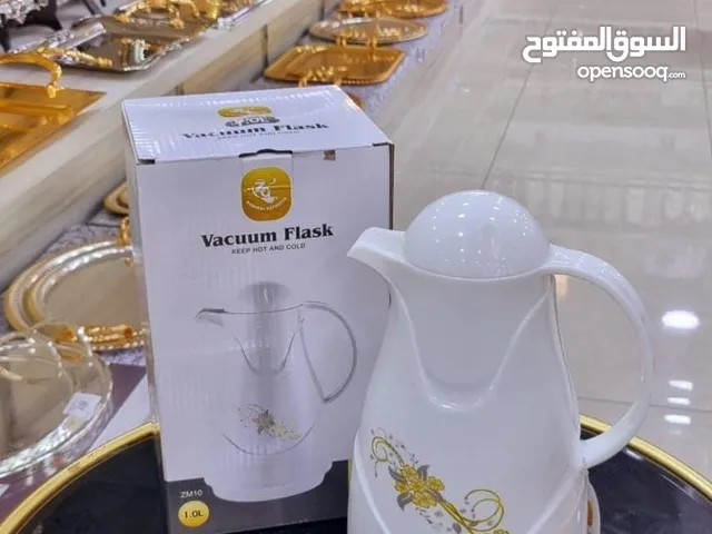 دلة قهوة سادة دلة قهوة فاخرة بثلاث الوان مختلفة بتحفظ الحرارة لاكثر فترة ممكنة وحتى البرودة