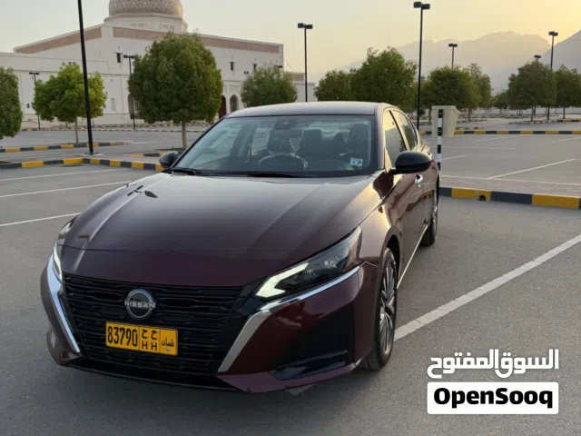 Used Nissan Altima in Al Dakhiliya