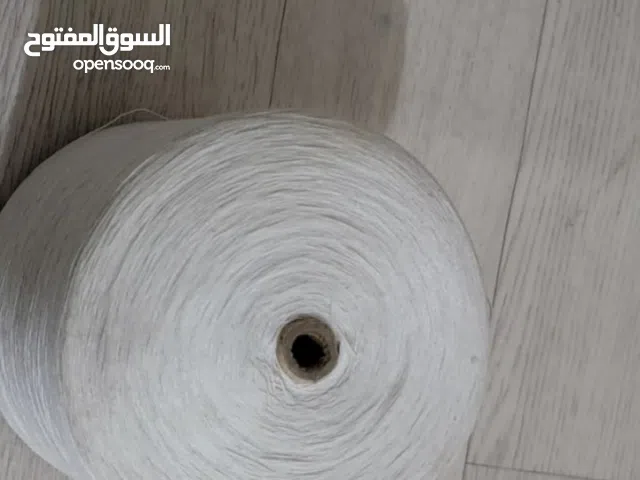 يوجد لدينا كمية كبيرة من الفتلة  رولات وزن 2 كيلو  تنفع لخياطة اغطية القات وللخي لخياطة المعاوز