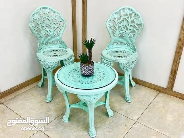ميز مع 2 كراسي