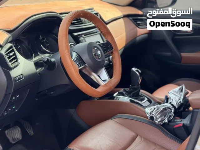 2017 نيسان روج SV