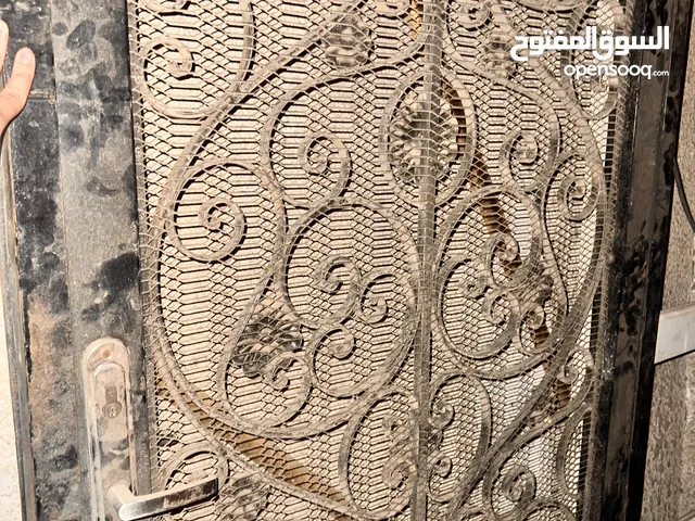 باب حديد شقة