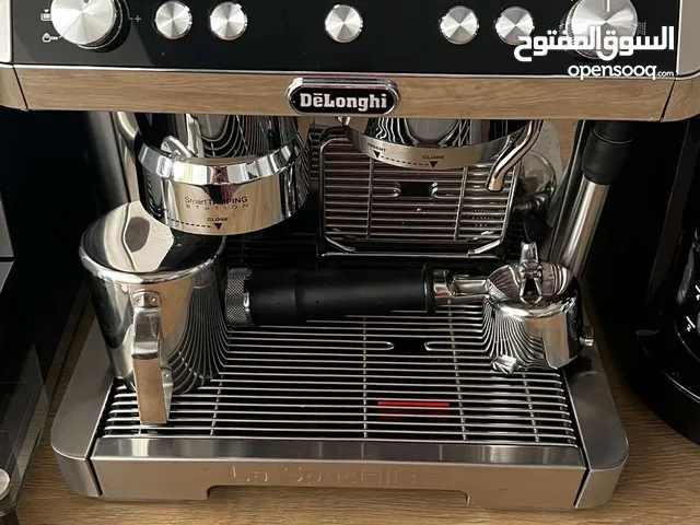 مكينة صنع القهوه من شركة DeLonghi