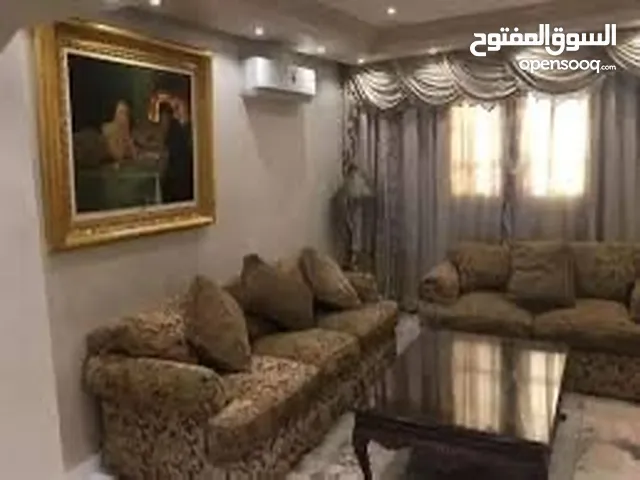 للايجار شقة بسعد العبدالله ق3 3 غرف وصالة ودورتين مياه ومصعد وتكييف مركزي الايجار:300