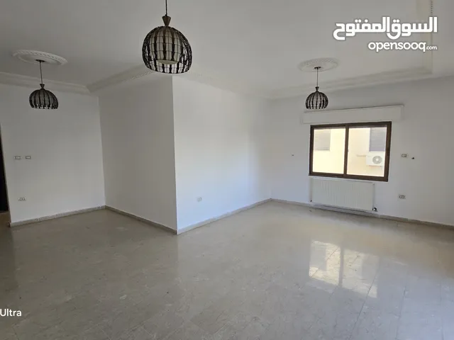 شقه فارغة للإيجار في الرابيه 180 متر