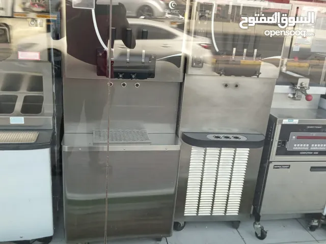 GELMATIC ICE CREAM MACHINE ITALY مكينات ايس كريم ايطالي جلماتيك شبه جديد