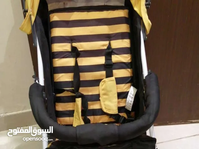 عربة تنقل للأطفال