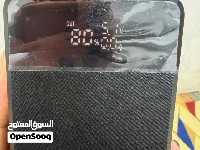 بور بنك عملاق بقدرة 30000 mah وشحن سريع