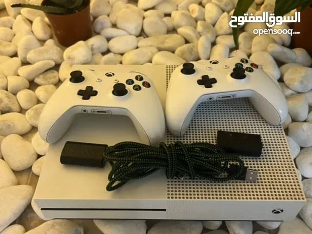XBOX ONE IS 1000G