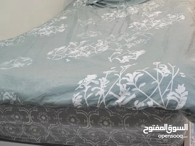 تخت مع فرشة Bed with mattress