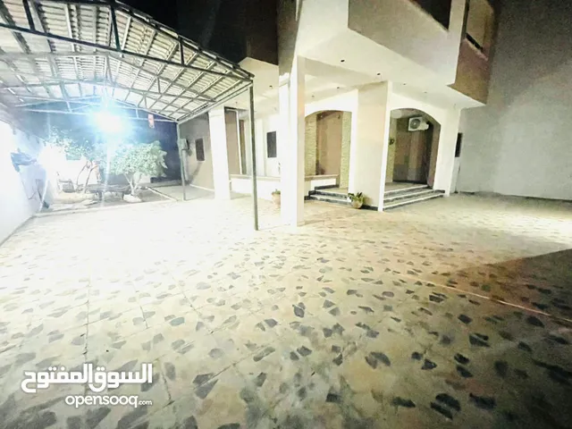 0 m2 5 Bedrooms Townhouse for Rent in Tripoli Al-Serraj