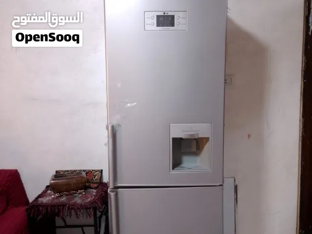 للبيع ثلاجة LG بتقنية Total No Frost، بحالة جيدة جدًا، شغّالة بكفاءة عالية وبدون أي أعطال تبريد قوي