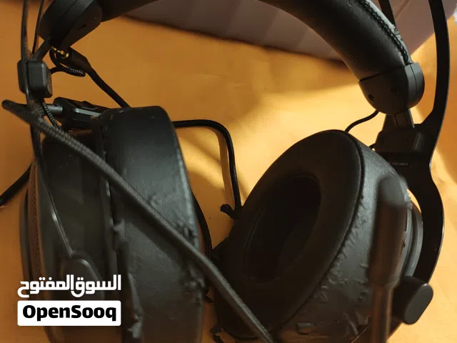 سماعات جودة عالية خاصية عزل للصوت وميكرفون مناسبه للجيمينج او الدراسه