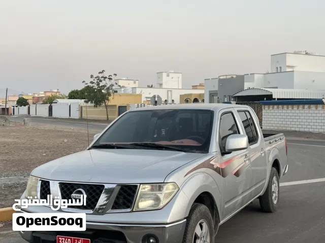 2011 نيسان نافارا LE