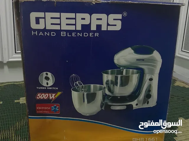للبيع خلاط من شركة (Geepas) شبة جديد مع الكرتون ،