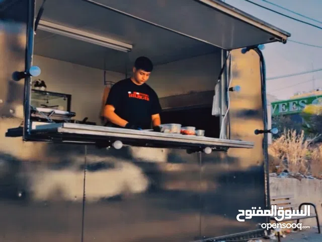 كشك طعام  عربة طعام متنقلة