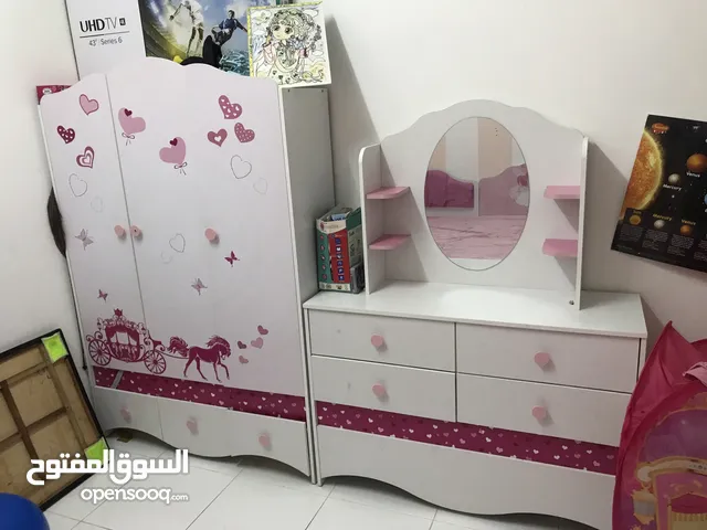 Bedroom sets for baby girls - Mint condition