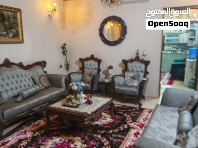 للبيع 80 م راقي جداً في شارع فلسطين   بسعر جداً مناسب للسكن او للاستثمار