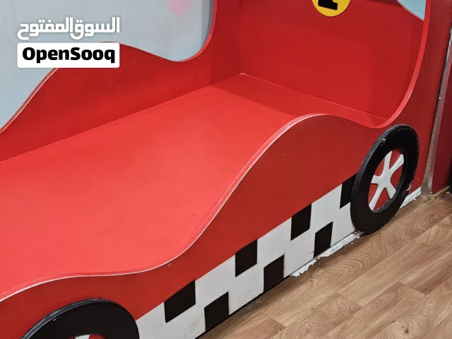 سرير أطفال نظيف