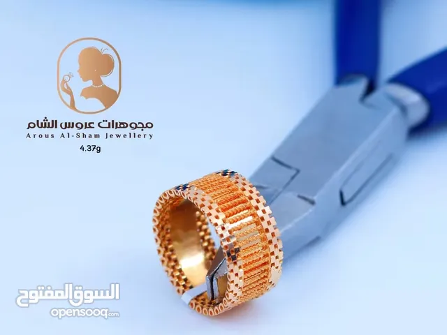 وإذا سألوكِ عن أناقتك، فقط قولي : عروس الشام !