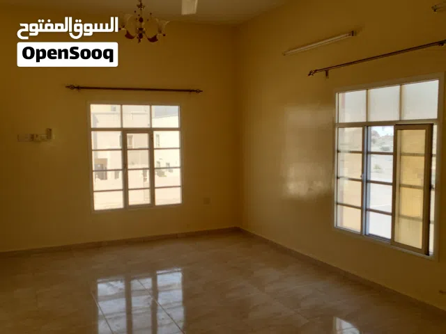 600 m2 3 Bedrooms Apartments for Rent in Muscat Amerat