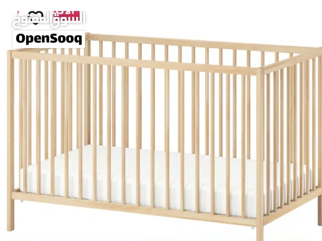 سرير أطفال للبيع