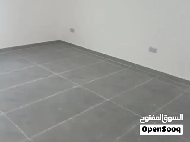 شقة استوديو كبير مكون من غرفة وحمام ومطبخ منعزل نظيف جدا وتشطيب راقي