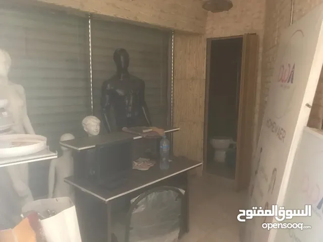 محل للبيع او الايجار بمنطقة حيويه و مول تجاري