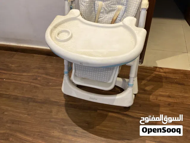 مقعد طعام أطفال