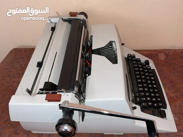 آلات طابعة يدوية 2 وواحدة كهرباء . الاسعار والتفاصيل في الوصف.