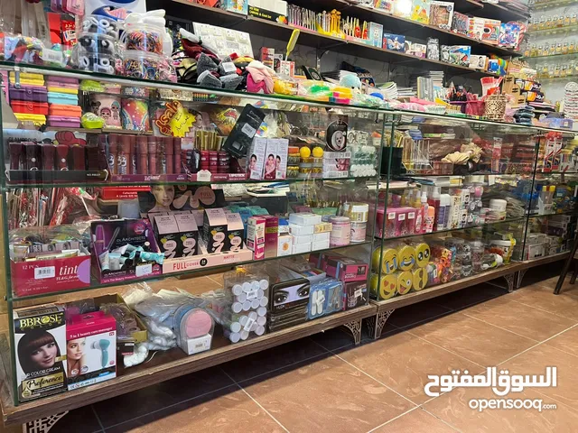 مكتبة للبيع في الهاشمي الشمالي منطقة مدارس وسكنية - لعدم التفرغ- اجار منخفض 100 دينار