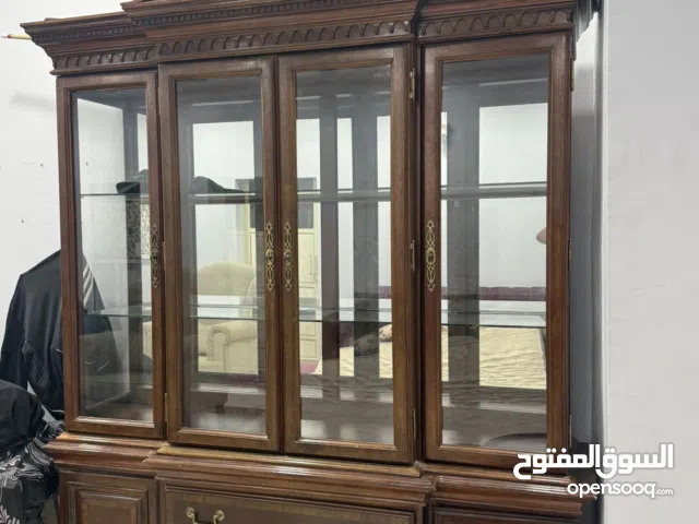 مكتبة نظيفة جدا استعمال خفيف للبيع السريع