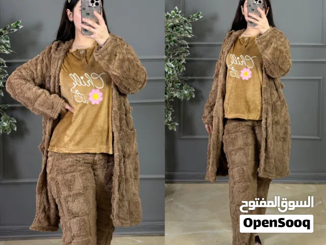 تراك نسائي شرعي 3 قطع   تغلف البضاعه جنطة سحاب 18الف  الخامه فرو ناعم انبوسي استندر مكفول