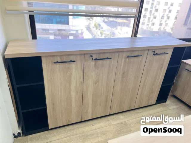 خزانة ملفات مكتبية بتصميم عصري أنيق مناسبة للمكاتب والشركات لتنظيم الملفات والأغراض بشكل مرتب